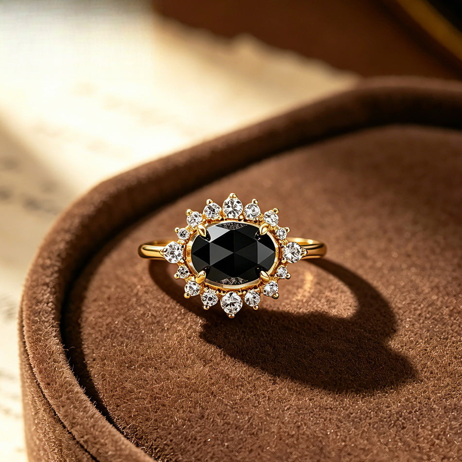 Additional view 2 of the VYLOREN Vintage Black Onyx Ring