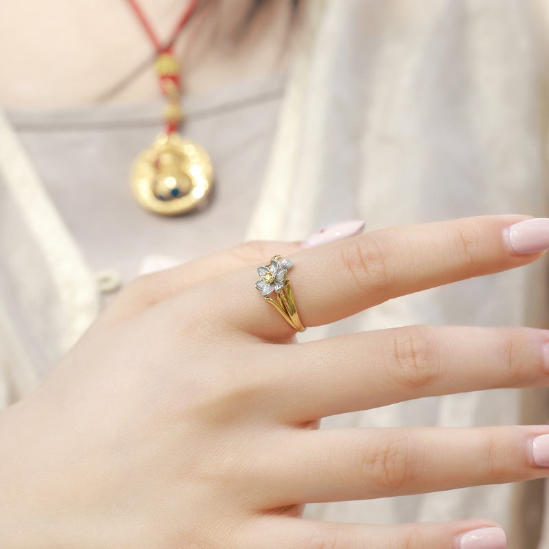 Additional view 2 of the Narcissus Brushed Ring