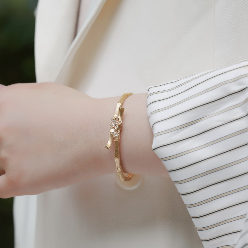 Additional view 5 of the VYLOREN Bamboo Knot Flower Bracelet