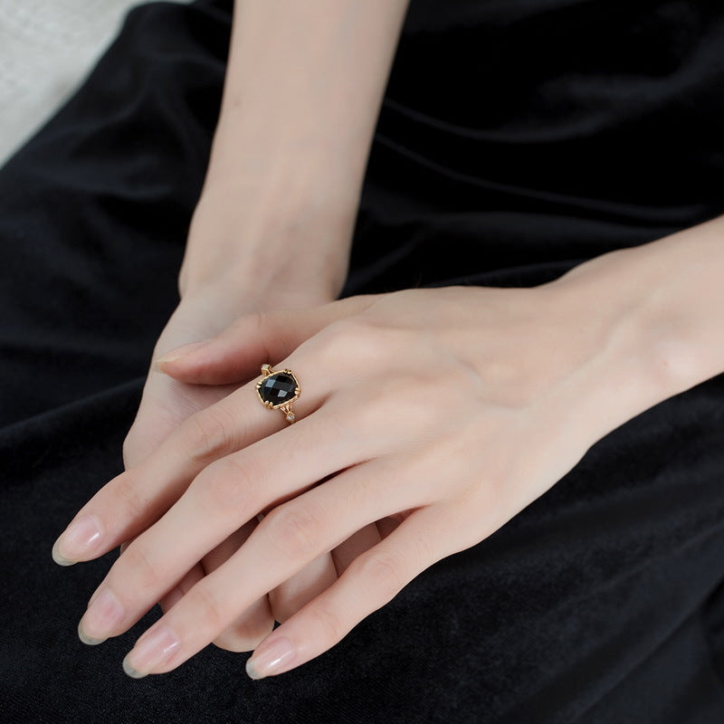 Additional view 2 of the VYLOREN Vintage Agate Ring